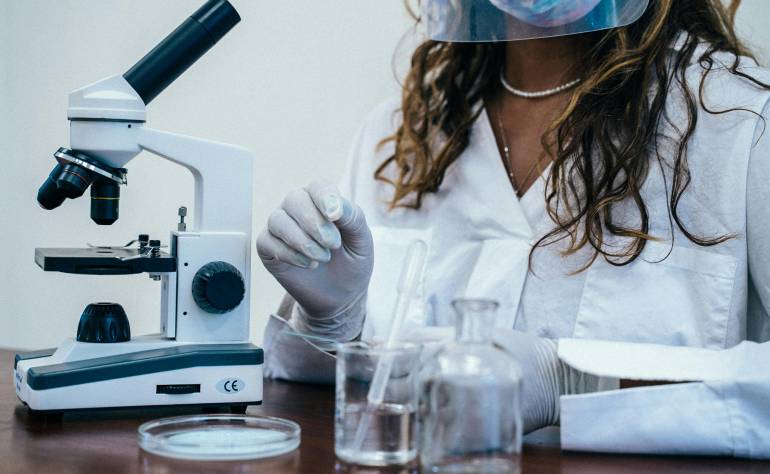 Антиейдж і NAD⁺: наука, яка продовжує молодість